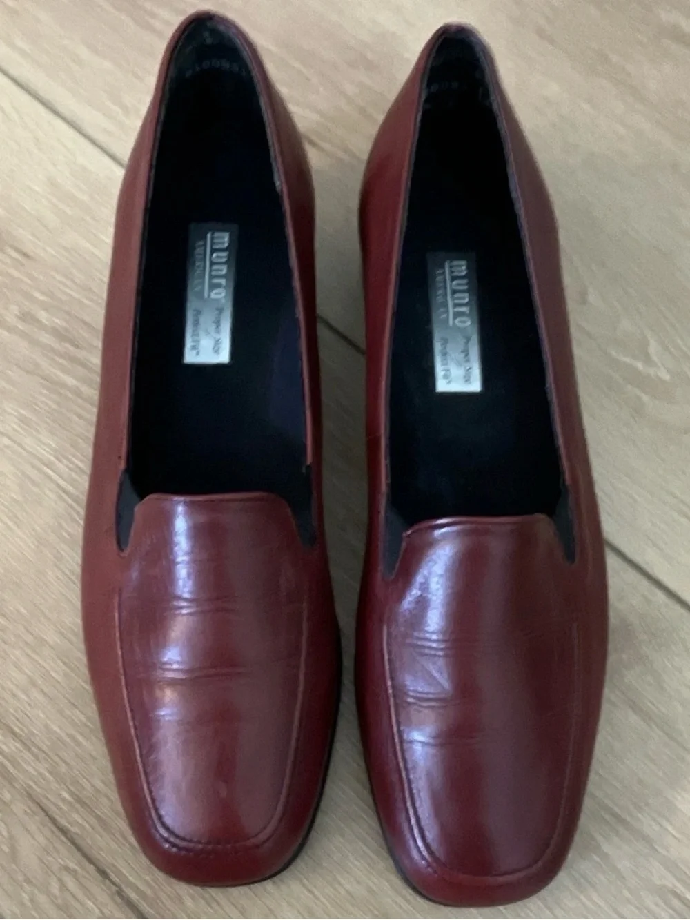 Munro Women's Burgundy Leather Loafers